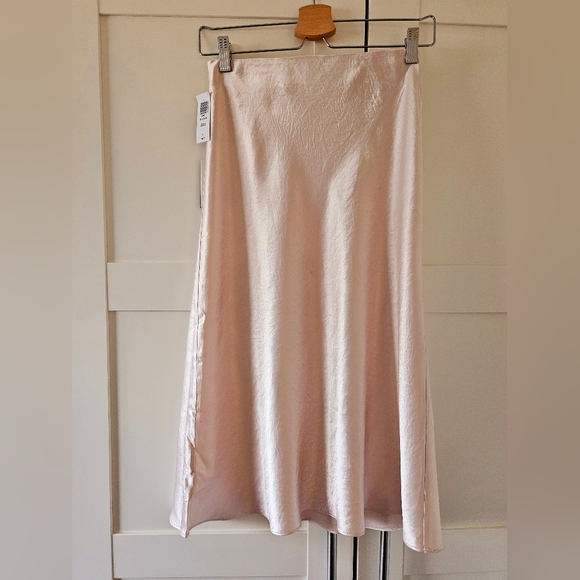 NEW Aritzia Babaton Slip Satin Midi Skirt - Picture 5 of 6